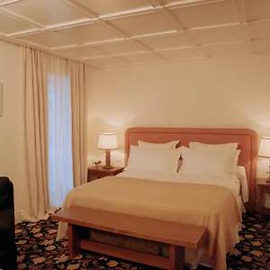 ***** Hotel Chateau Voltaire Francia
